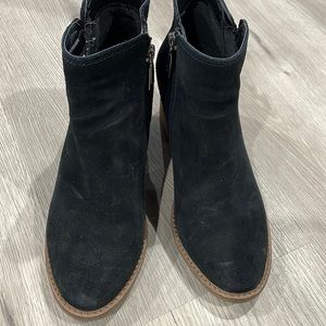 Faux suede ankle boots with zipper on the side